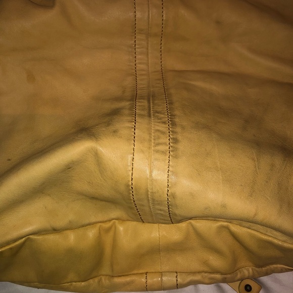 Unique 💯 Lamb Skin Gap satchel - Picture 6 of 8